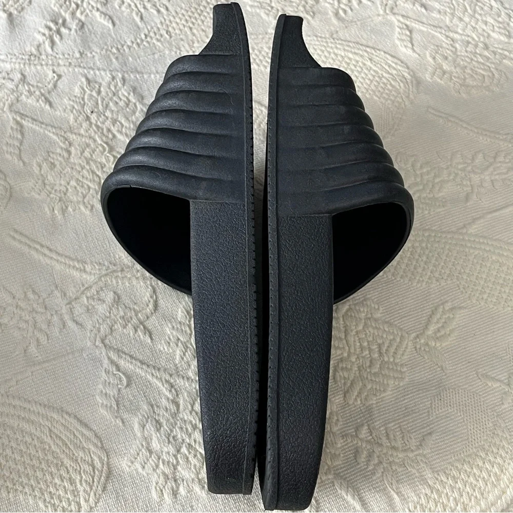 Girlfriend Collective Black Slides Women Size 7 Men’s Size 6 (unisex) - Picture 4 of 7